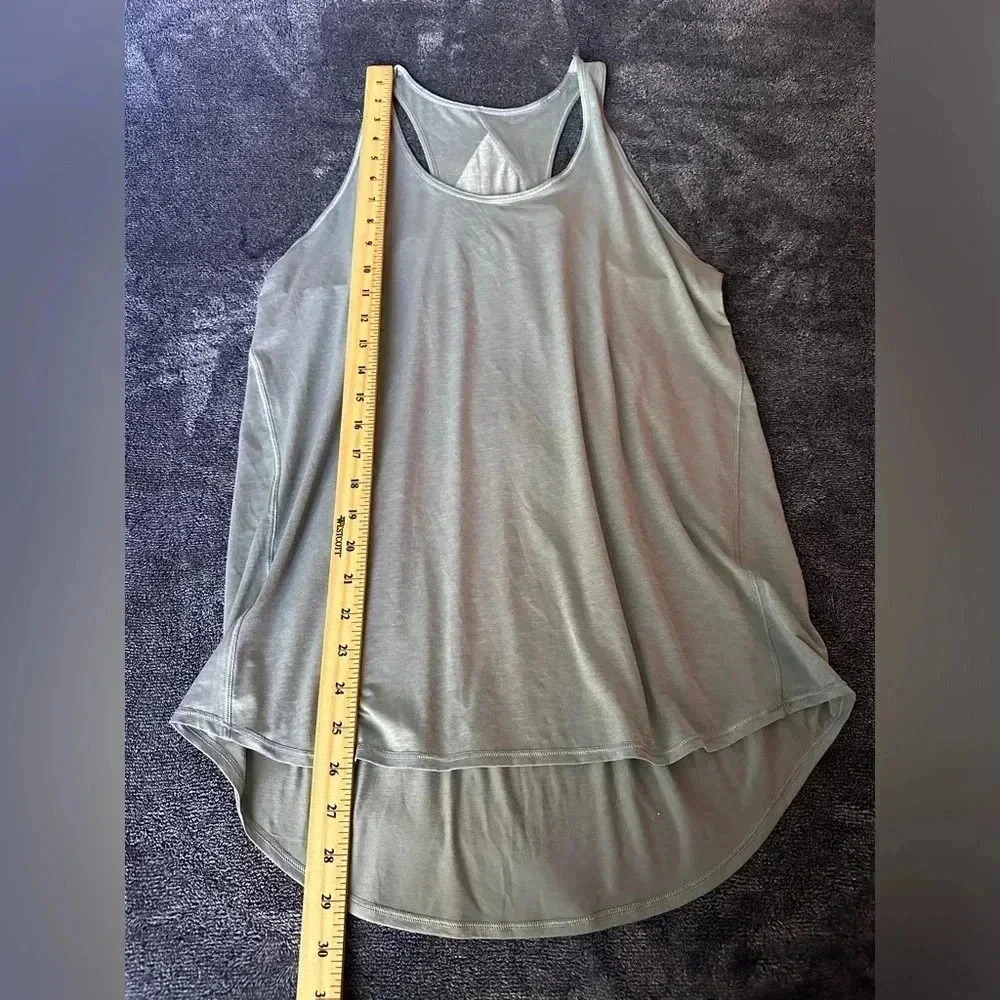 Lululemon Essential Tank - Picture 3 of 5